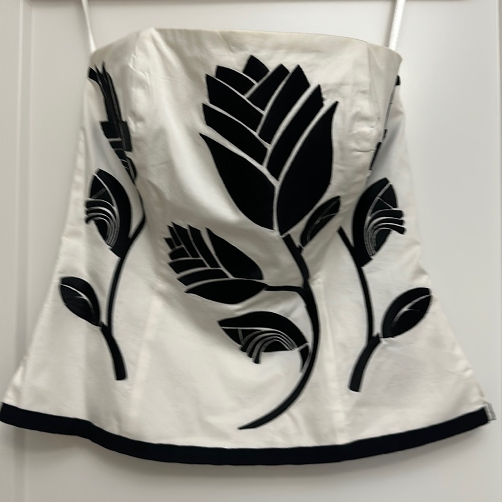 White House Black Market Black and White Floral Top